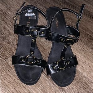 Black heels aerosoles